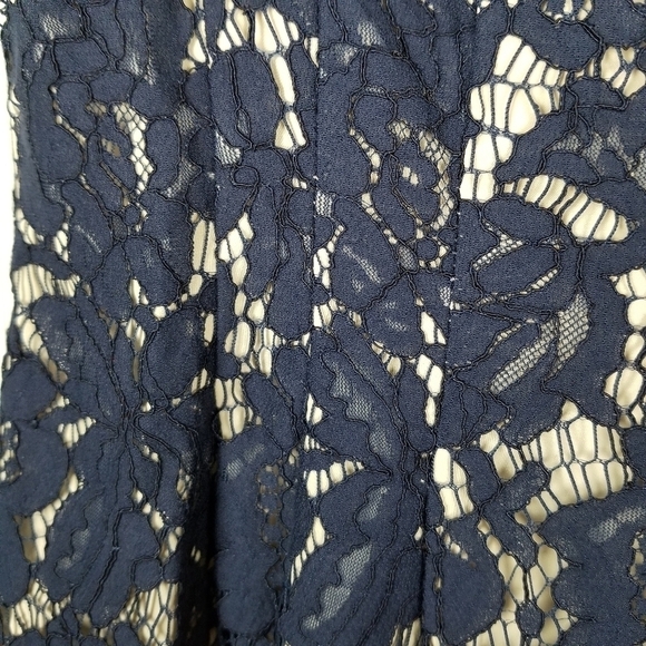 Vince Camuto Black Lace Overlay Sleeveless Sheath Dress Size 8 High Neck NWT - Picture 4 of 14